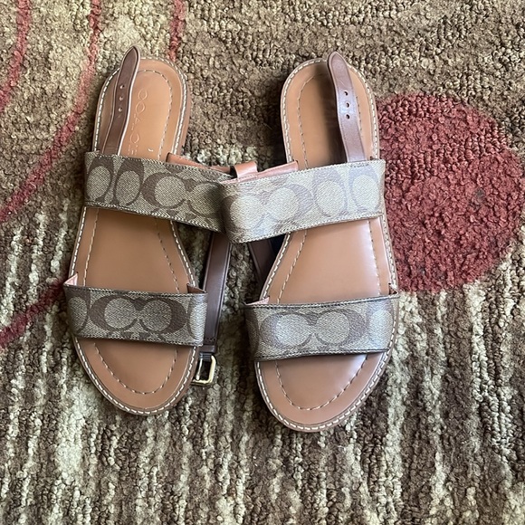 Coach sandal In Signature Canvas. - Picture 9 of 9